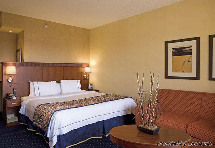 Courtyard By Marriott Fort Smith Downtown Room photo