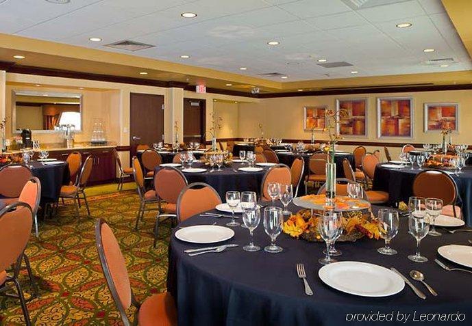 Courtyard By Marriott Fort Smith Downtown Restaurant photo